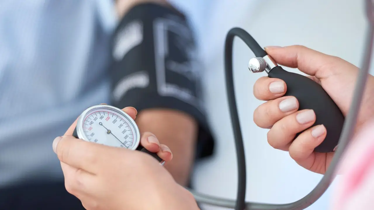 Pressione alta ecco l’alimento da evitare per difendere la salute del cuore Immagine selezionata