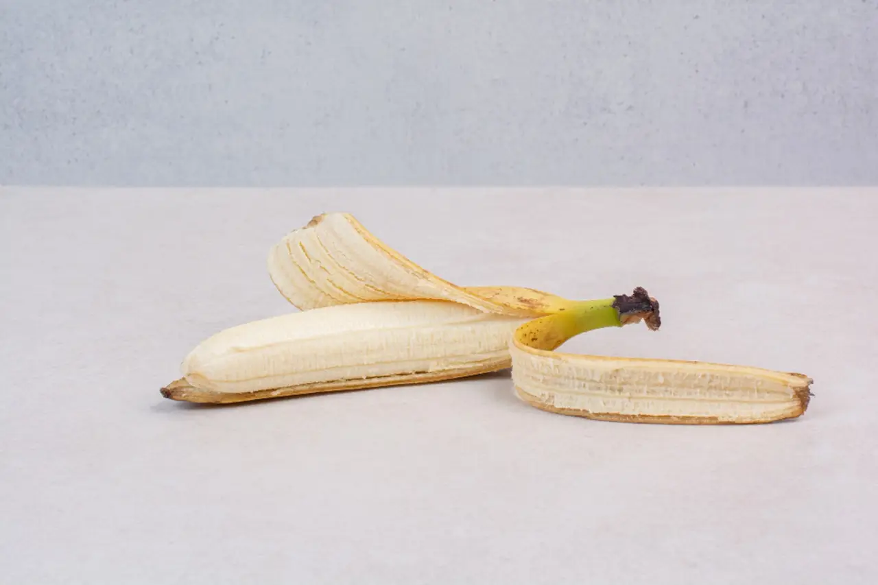 Come le bucce di banana in giardino possono far rinascere le tue piante Immagine selezionata