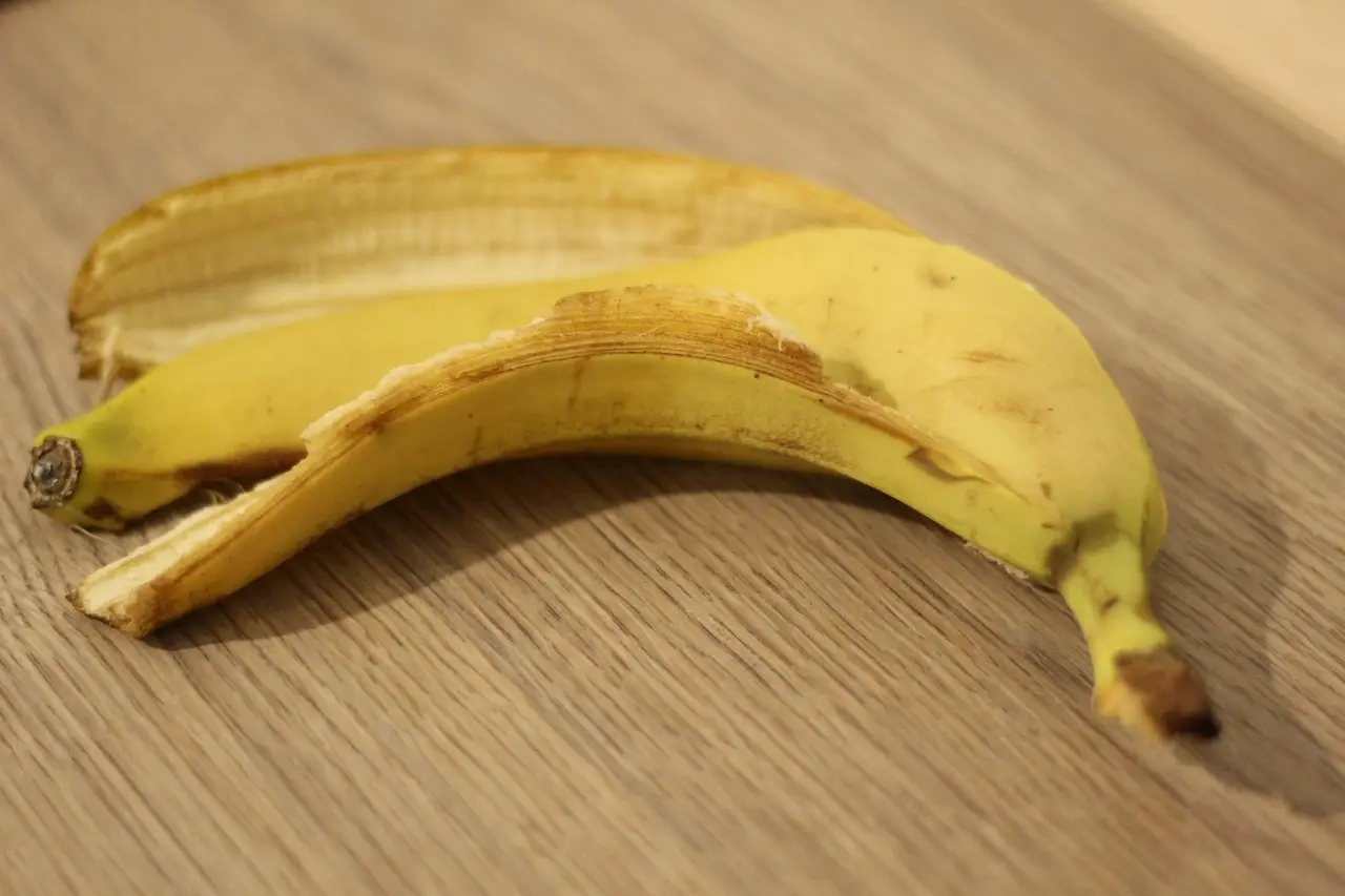 Come le bucce di banana in giardino possono far rinascere le tue piante Immagine selezionata