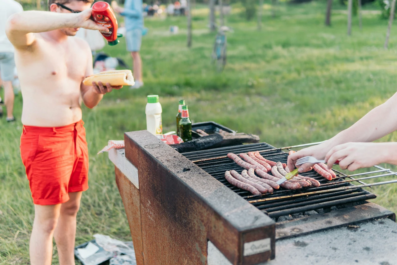Come dovresti pulire il barbecue prima della stagione estiva Immagine selezionata