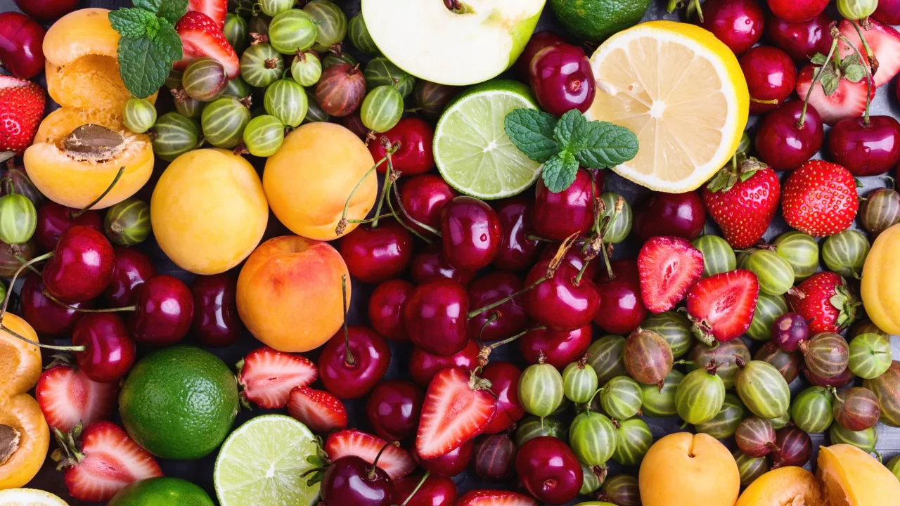 Perché è meglio non consumare grandi quantità di frutta in un unico pasto? Perché è meglio non consumare grandi quantità di frutta in un unico pasto?