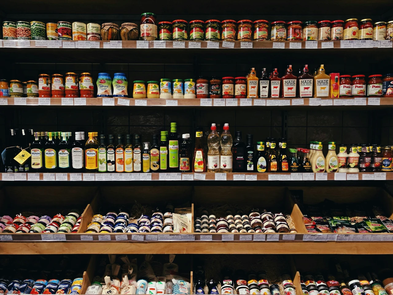 Come organizzare la dispensa per conservare meglio frutta e verdura fresca Come organizzare la dispensa per conservare meglio frutta e verdura fresca